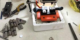 mở khóa cửa giá rẻ