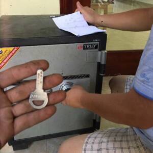 mở khóa két sắt tại nhà giá rẻ