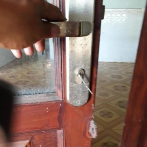 mở khóa tay gạt tại nhà giá rẻ